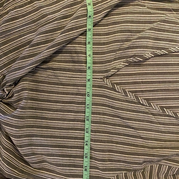 lavender Field blouse size Medium - Picture 4 of 4